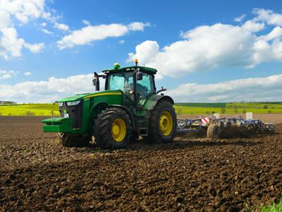 Вакансия для тракториста в Эстонии