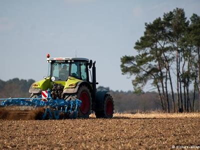 Вакансия тракториста в Литве с хорошей платой