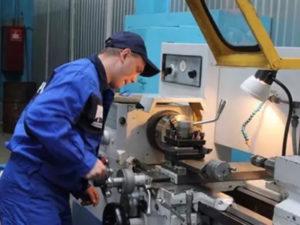 Робота токаря на завод в Литву