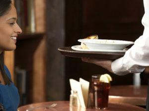 Официант в Бахрейне