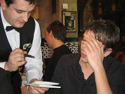 Вакансия для официанта во Вьетнаме