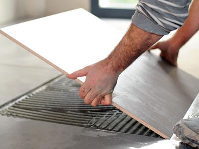 Работа по укладке плитки в Чехии