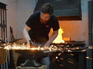 Робота для коваля художньої ковки в Чехії