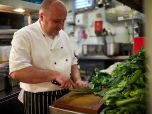 Робота для помічника кухаря на кухні мережі ресторанів в Литві