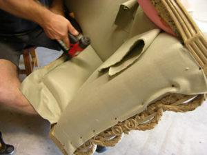 Работа для обивщика мягкой мебели на заводе в Германии