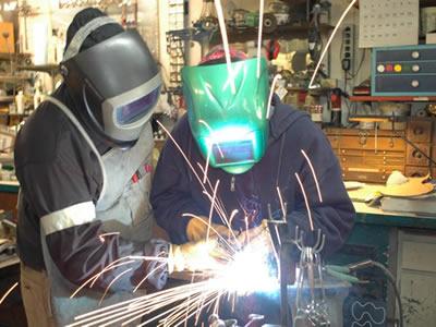 Вакансія для помічника зварювальника в Литві