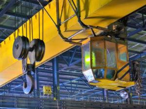 Работа для оператора крана в цеху на производстве