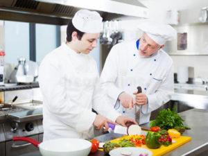 Робота для помічника кухаря ресторану при готелі