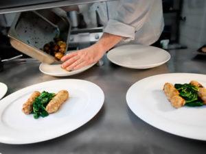 Робота для кухаря-універсала ресторану при готелі