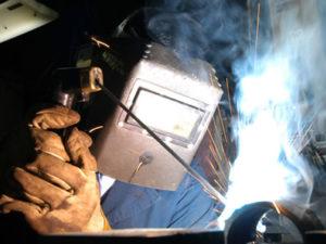 Зварювальник дугового зварювання