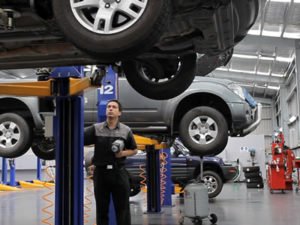 Работа на СТО и в автомагазине