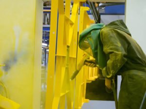 Робота маляром по металу на виробництві