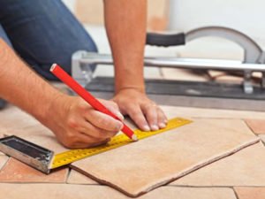 Работа для плиточника на строительном объекте