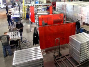 изготовление металлических поддонов