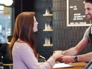 Работа для продавца кафе по обслуживанию клиентов