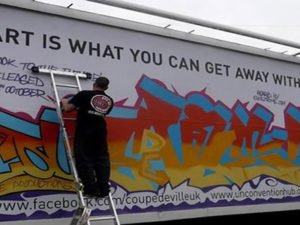 Робота помічником по установці рекламної продукції