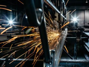 Работа для слесаря - монтажника металлоконструкций на производстве