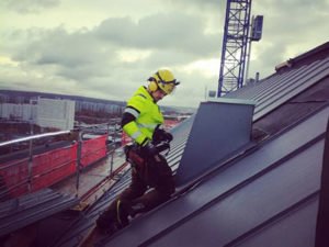 Работа для кровельщика-жестянщика на строительстве