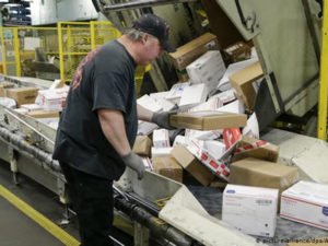 Работа на сортировочном складе Poczta Polska в почтовом отделении