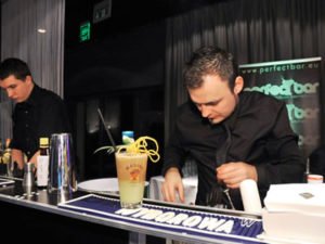 Робота для бармена і офіціанта в готелі преміум класу