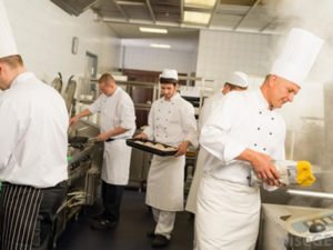 Робота кухарем на кухні готелю преміум класу