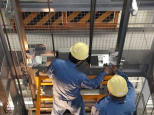 Работа для монтажника на строительство и установку лифтов