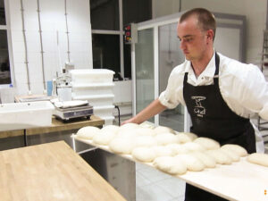 Работа для пекаря в пекарне