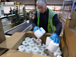 Робота для пакувальника паперу, серветок на виробництві