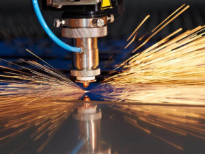 Робота для різальника металу на виробництві