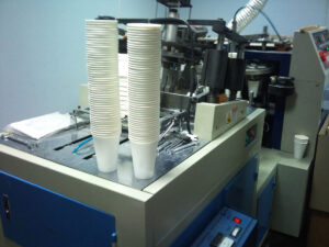 Робота для пакувальника на виробництві паперових склянок