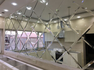 Работа на производстве стеклянных изделий