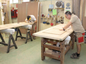 Работа для плотника на производстве